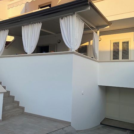 Villa Ticia A 100 Metri Dalla Spiaggia Con Parcheggio Privato Lido Marini Extérieur photo
