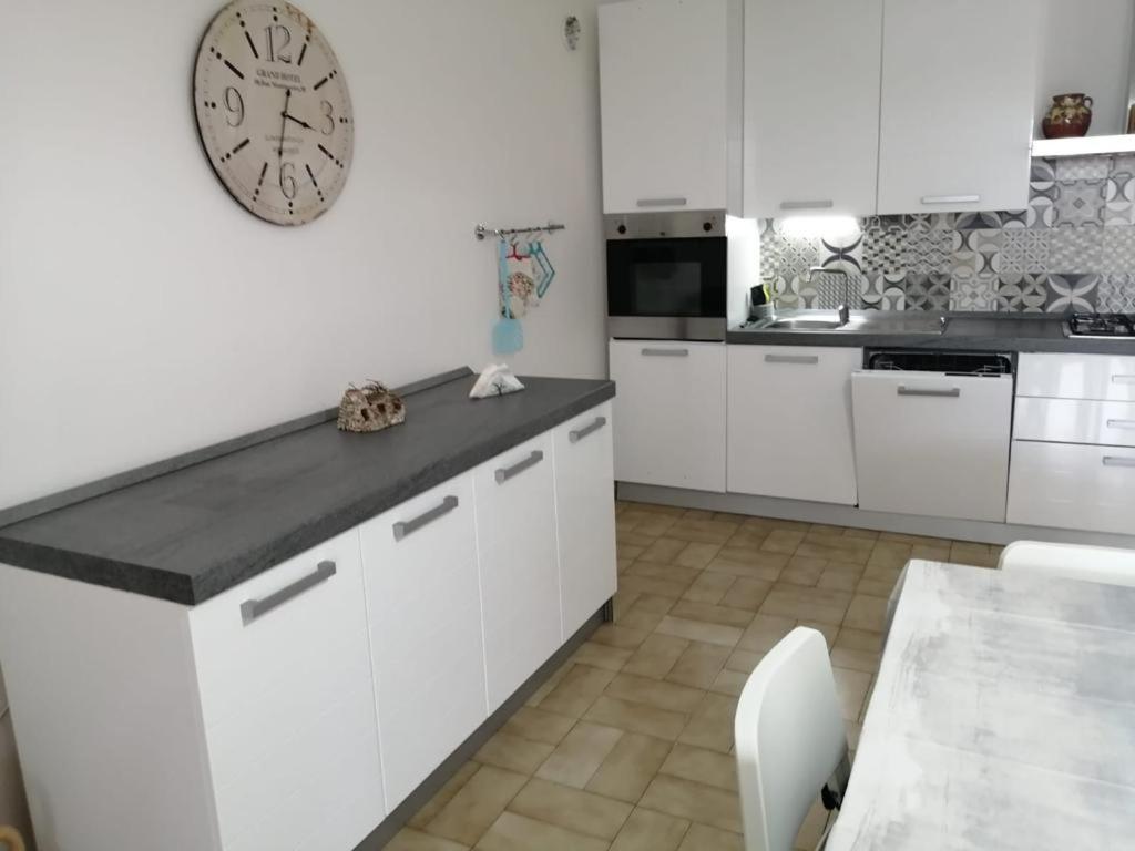 Villa Ticia A 100 Metri Dalla Spiaggia Con Parcheggio Privato Lido Marini Extérieur photo